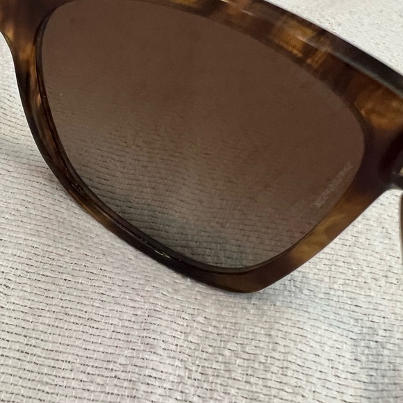 CHANEL Wayfarer Interlocking CC Logo Sunglasses - Picture 12 of 14